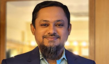 স্ত্রীর জন্য জন্মদাত্রী মা'কেও বাসায় ঢুকতে দিতে পারেন না আরজে কিবরিয়া!