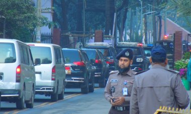 শহীদ বুদ্ধিজীবী স্মৃতি সৌধে রাষ্ট্রপতির গাড়ি বহর