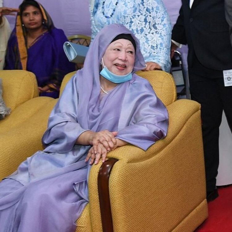 খালেদা জিয়ার সুস্থতা কামনায় রাজধানীর বিভিন্ন মসজিদে বিশেষ দোয়া ও মোনাজাত