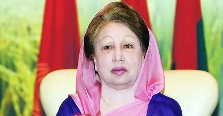 গৃহবধূ থেকে দেশের প্রথম নারী প্রধানমন্ত্রী খালেদা জিয়া
